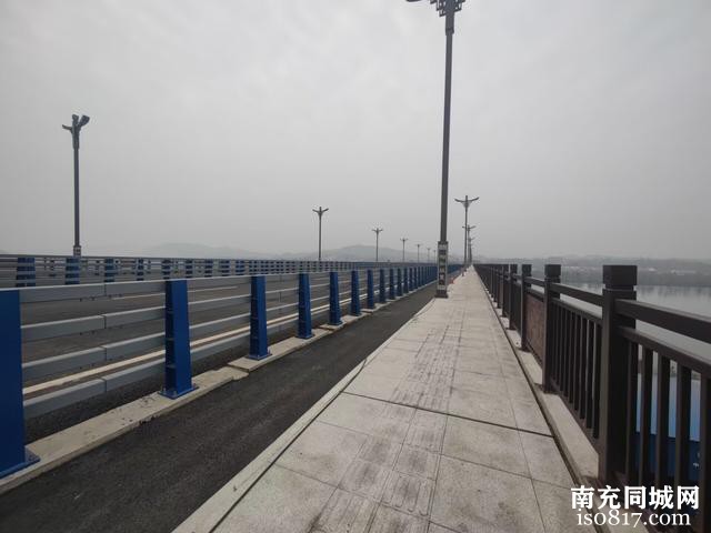 蓬安县嘉陵江三桥已达到通车条件，现场情景是这样的-3.jpg