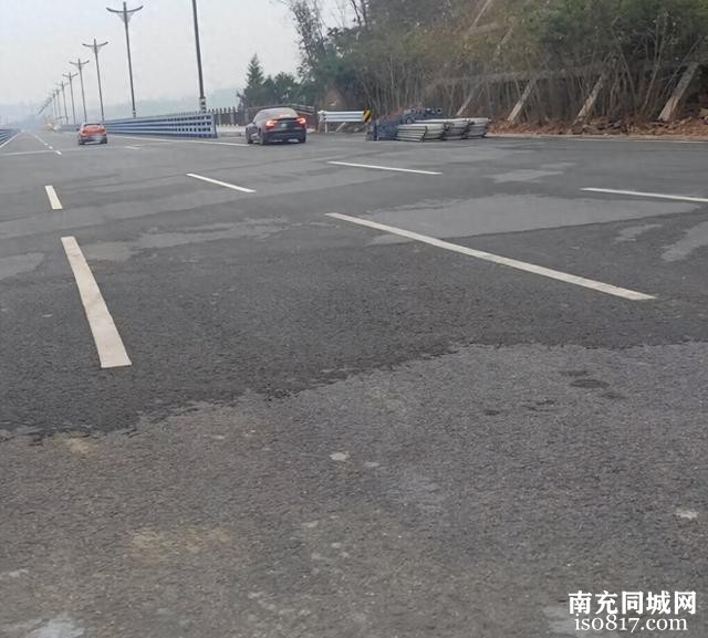 蓬安县嘉陵江三桥已达到通车条件，现场情景是这样的-1.jpg
