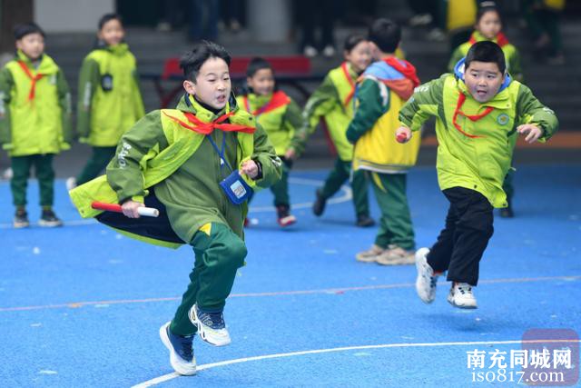 C视频丨四川蓬安：师生趣享冬运会 活力满校园-3.jpg