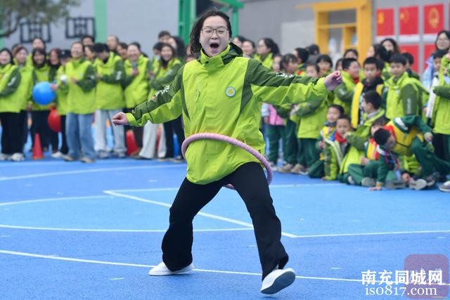 C视频丨四川蓬安：师生趣享冬运会 活力满校园-7.jpg