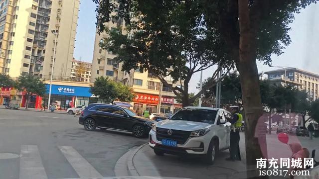 蓬安交警曝光一批违停车辆-1.jpg