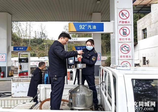 “小计量”守护“大民生” 四川省仪陇县市场监管局开展春节前计量专项检查-4.jpg