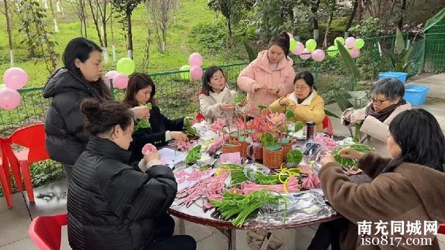 「南充」“荷风传雅意·巾帼绽芳华”——民盟南充市委会开展“三八”妇女节活动-3.jpg