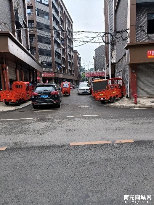 蓬安网友反映： 街道管理混乱，环境脏乱差-1.jpg