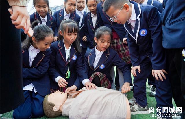 南充营山：芙蓉小学来了个“少年急救官”-2.jpg