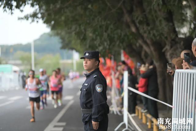 今天，阆中2.2万人齐跑！最先到的是他们……-30.jpg