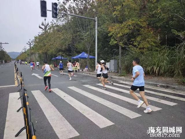 今天！“阆马”火热开跑，现场画面来了！-8.jpg