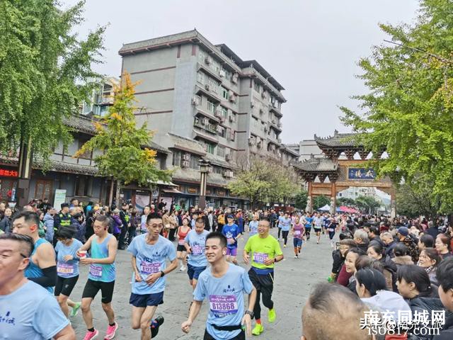 今天！“阆马”火热开跑，现场画面来了！-9.jpg