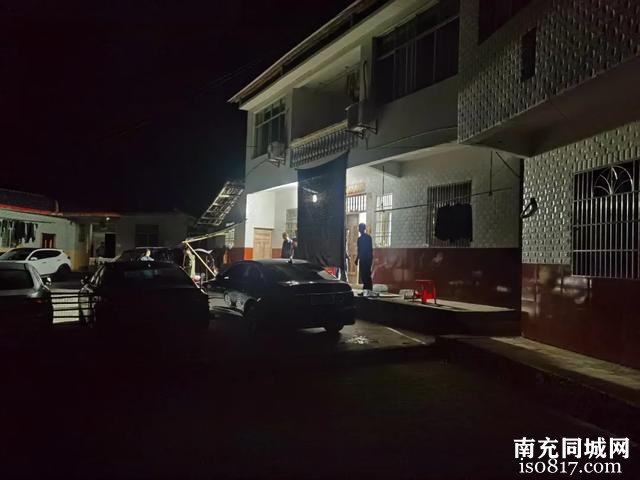 55人被抓！南充警方突袭农宅，捣毁赌博窝点…-2.jpg