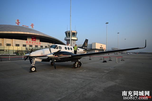 成都⇌阆中首飞！成都将探索开行交通枢纽至市内商务区、产业区等联程接驳运输线路-3.jpg