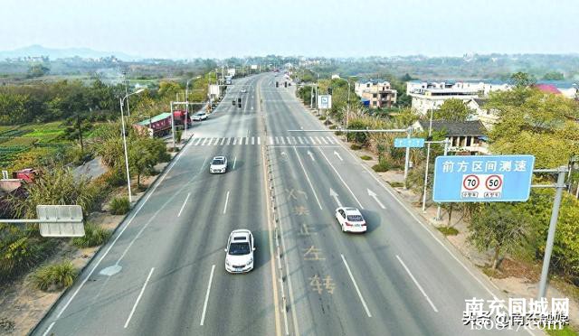 嘉陵区文峰大道（牛肚坝段）启用电子监控区间测速抓拍半月 300余辆车收到违章提醒-1.jpg