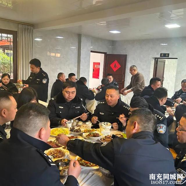 真香警告！快来看看阆中公安的“警味”年夜饭-5.jpg