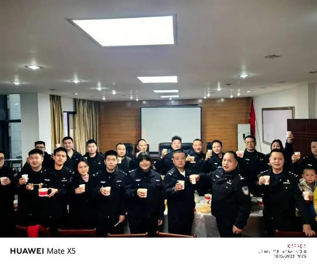 真香警告！快来看看阆中公安的“警味”年夜饭-12.jpg