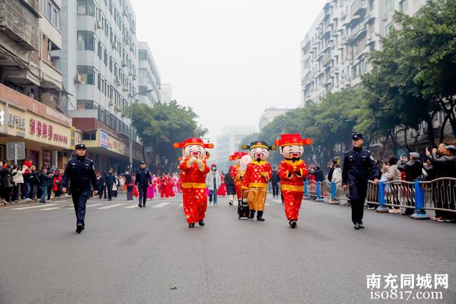 南充顺庆区：民俗巡游贺新春 文化盛宴送祝福-8.jpg