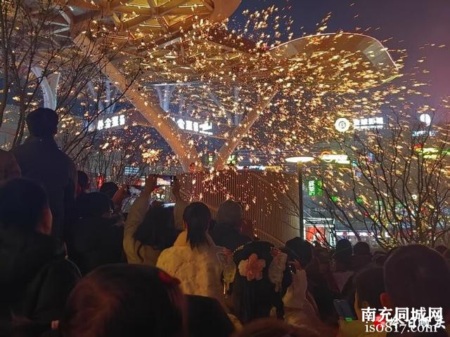 环形中心接待50余万人次 春节营业额破千万元-3.jpg