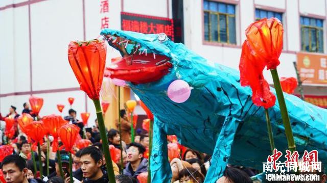 正月十四送蛴蟆 四川西充万人空巷共赴民俗盛会-5.jpg